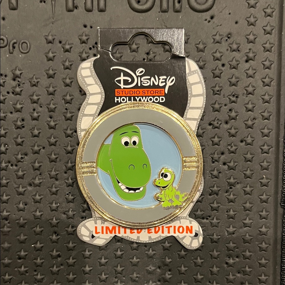 Disney DSSH Father’s Day Good Dinosaur Arlo & Papa LE 200 Pin (Msc - 40)
